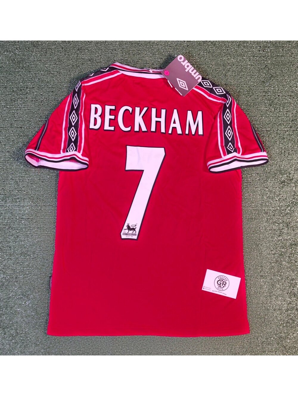 Manchester United 1998/99 Retro Beckham #7 medium